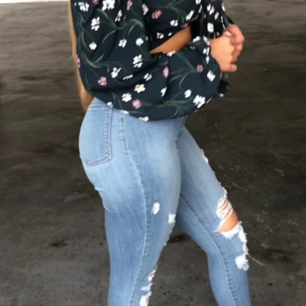 Jeans - Picture 2 of 3